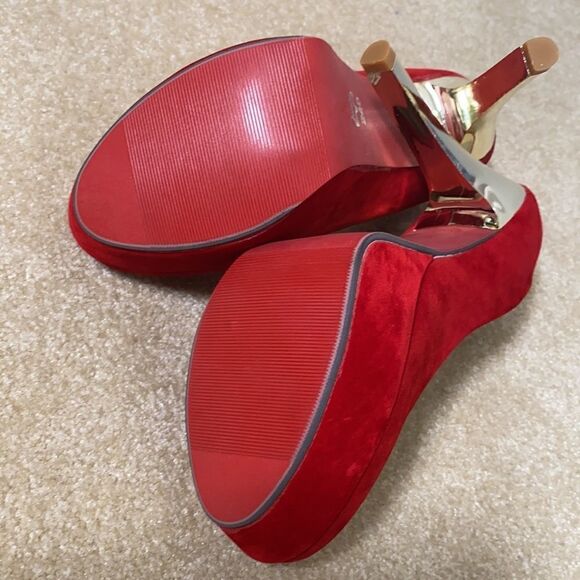 Women’s Red Suede High Heels with Gold Heels Size 7 - Picture 6 of 9